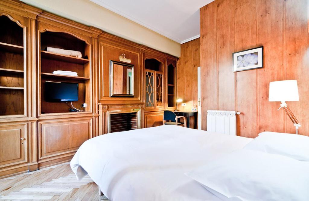 Hostal Asuncion Madrid Room photo