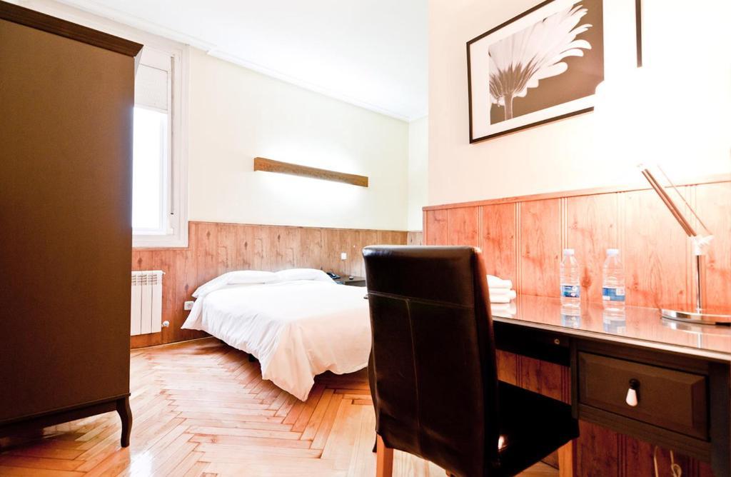 Hostal Asuncion Madrid Room photo