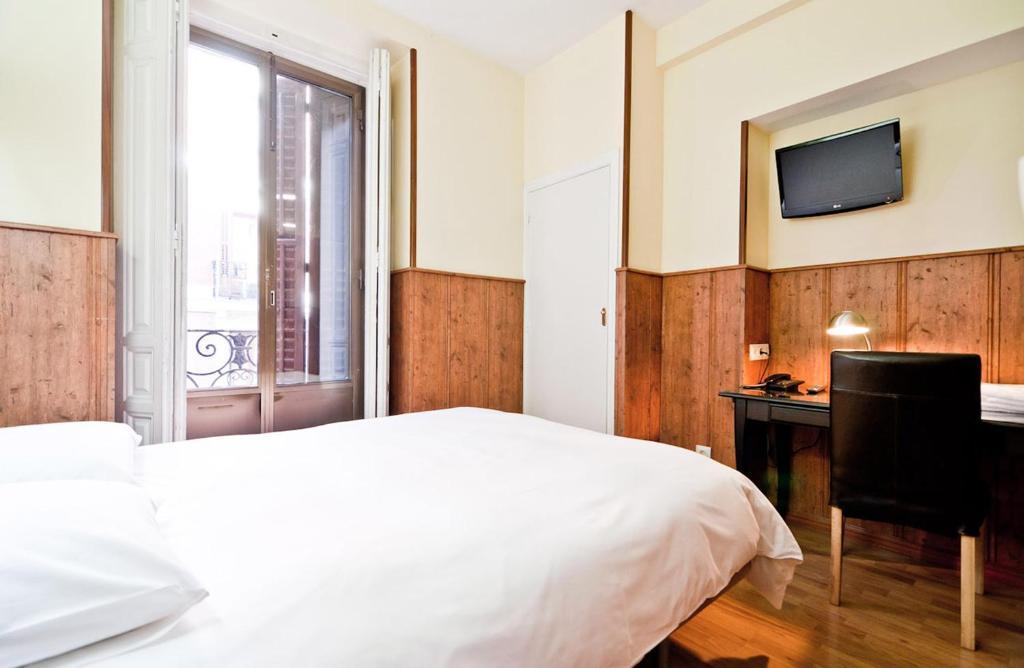 Hostal Asuncion Madrid Room photo