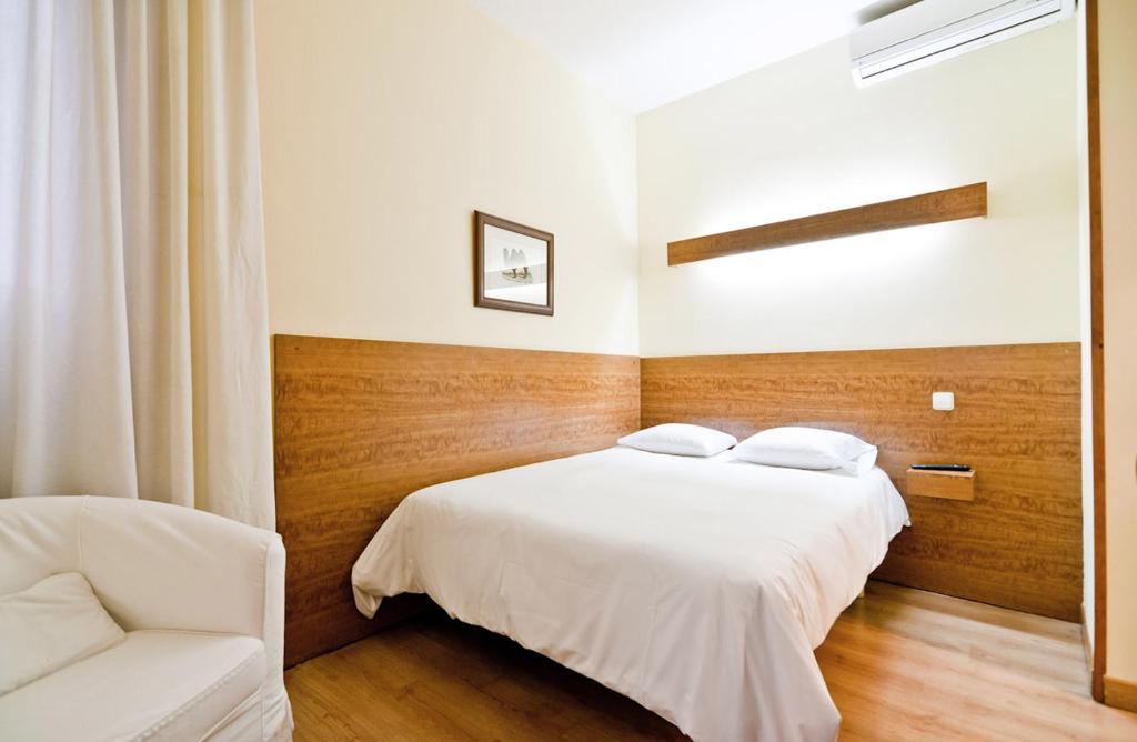 Hostal Asuncion Madrid Room photo