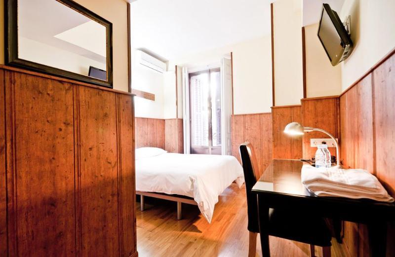 Hostal Asuncion Madrid Exterior photo