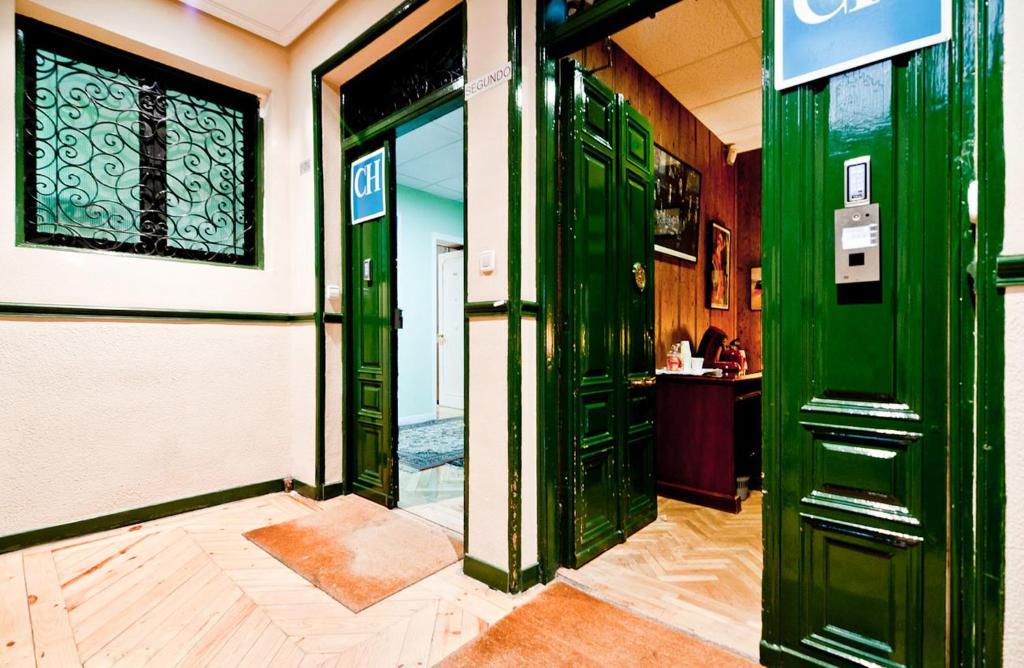 Hostal Asuncion Madrid Exterior photo